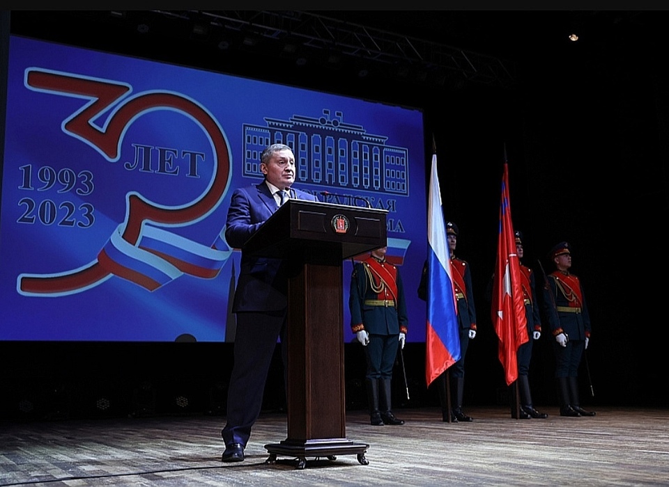 Губернатор поздравил Волгоградскую областную Думу с 30-летием